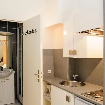 Cannes Studios Rentals Apartman Cannes